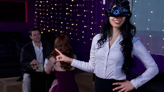 Genç Çift, Yıldönümlerinde Ateşli Garsonu Aralarına Alıyor Türkçe Altyazılı Porno