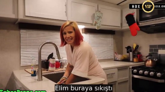 Üvey Annesi Mutfaktayken Ona Yakınlaşıp Sikiyor Türkçe Altyazılı Porno
